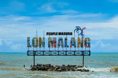 Pantai Lon Malang